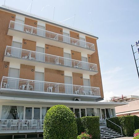 Hotel Heaven Rimini Bagian luar foto