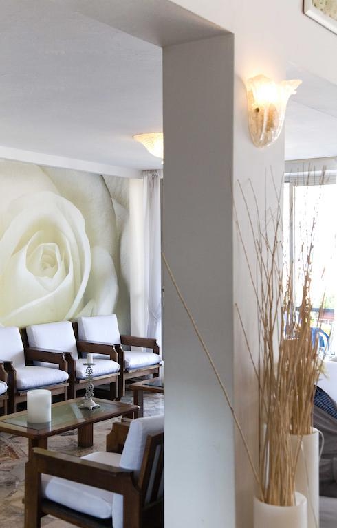 Hotel Heaven Rimini Bagian luar foto