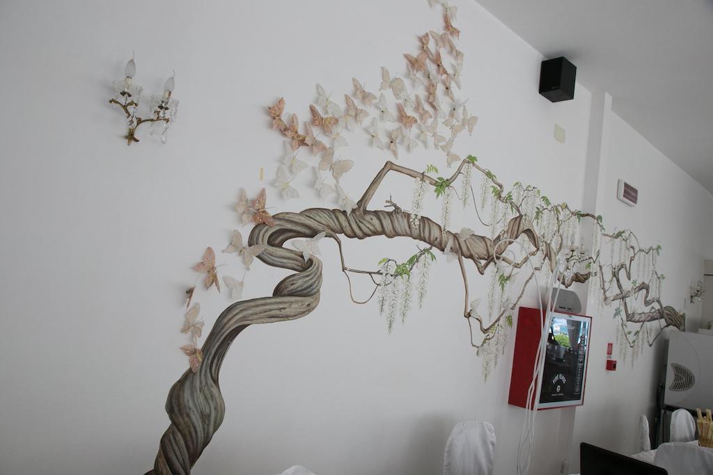 Hotel Heaven Rimini Bagian luar foto