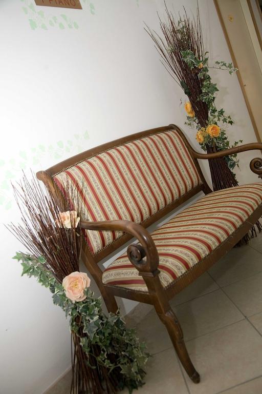 Hotel Heaven Rimini Bagian luar foto