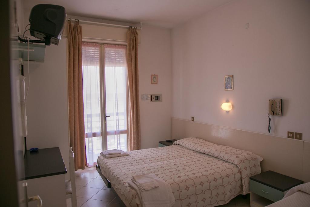 Hotel Heaven Rimini Ruang foto