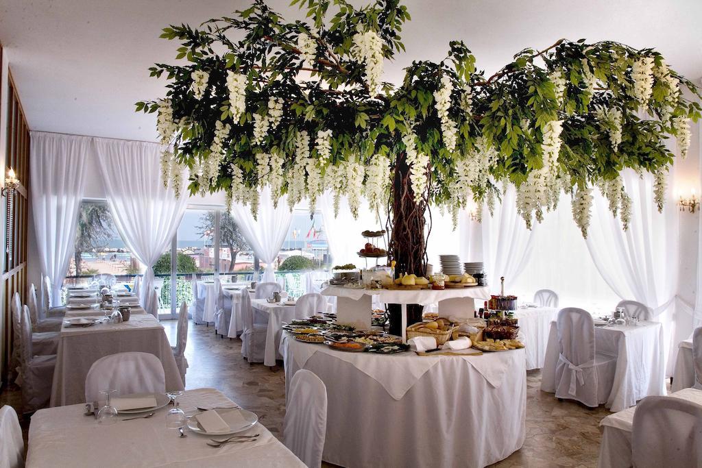 Hotel Heaven Rimini Bagian luar foto