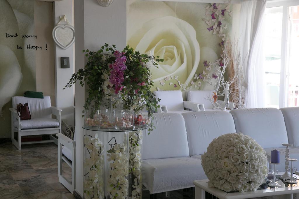 Hotel Heaven Rimini Bagian luar foto