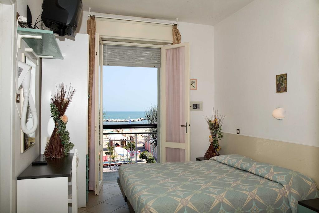 Hotel Heaven Rimini Ruang foto